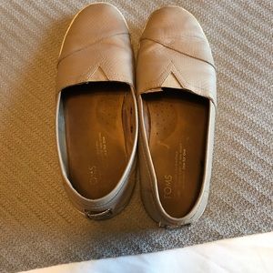 Toms pink/tan slip on - women 7.5